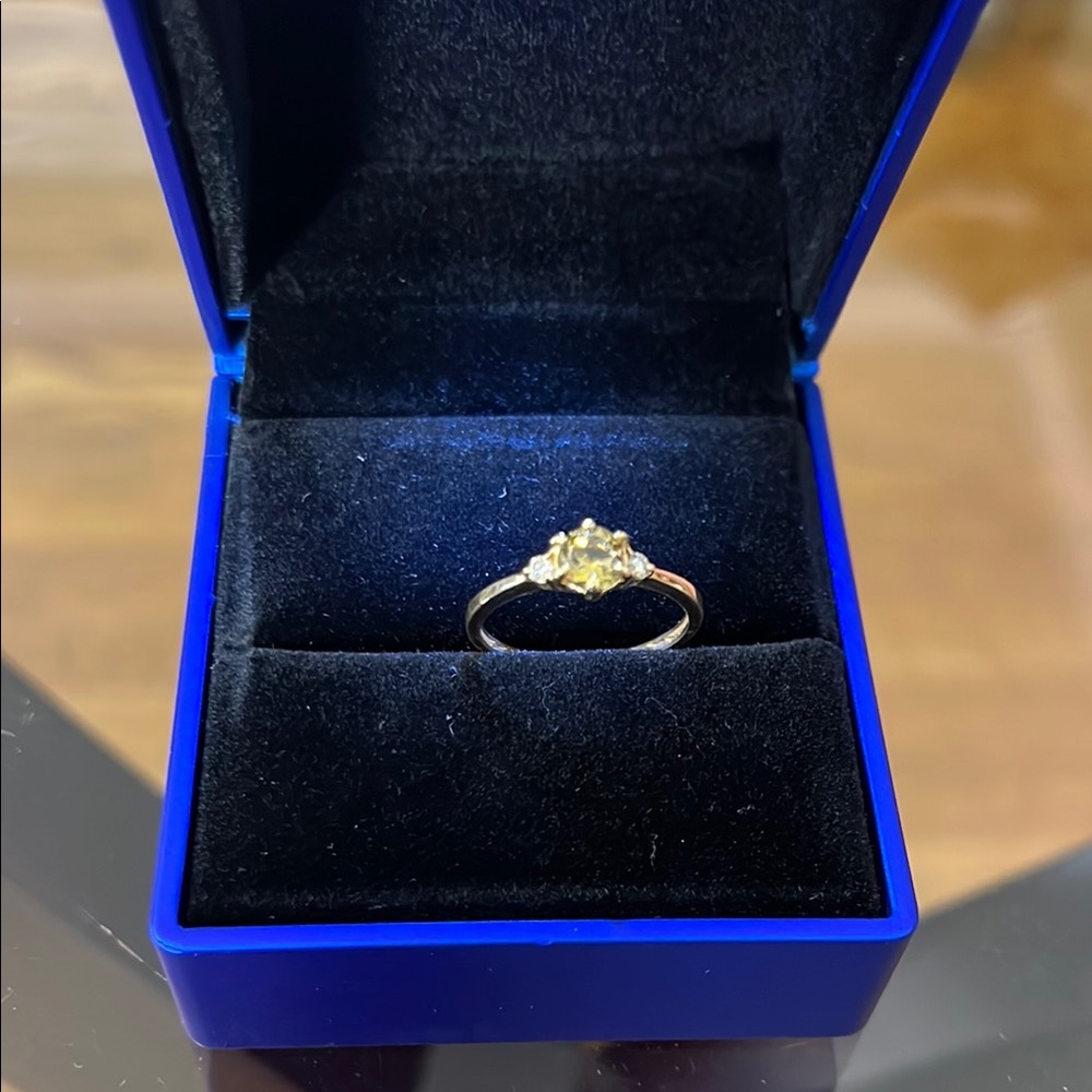 18k gold topaz Ring